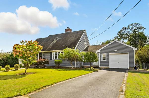 3208 Linden ST, Wantagh, NY 11793