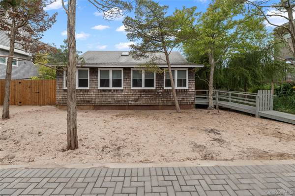 25 Atlantic AVE, Seaview, NY 11770