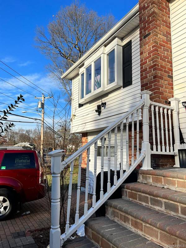 120 Lockwood AVE, Huntington, NY 11746