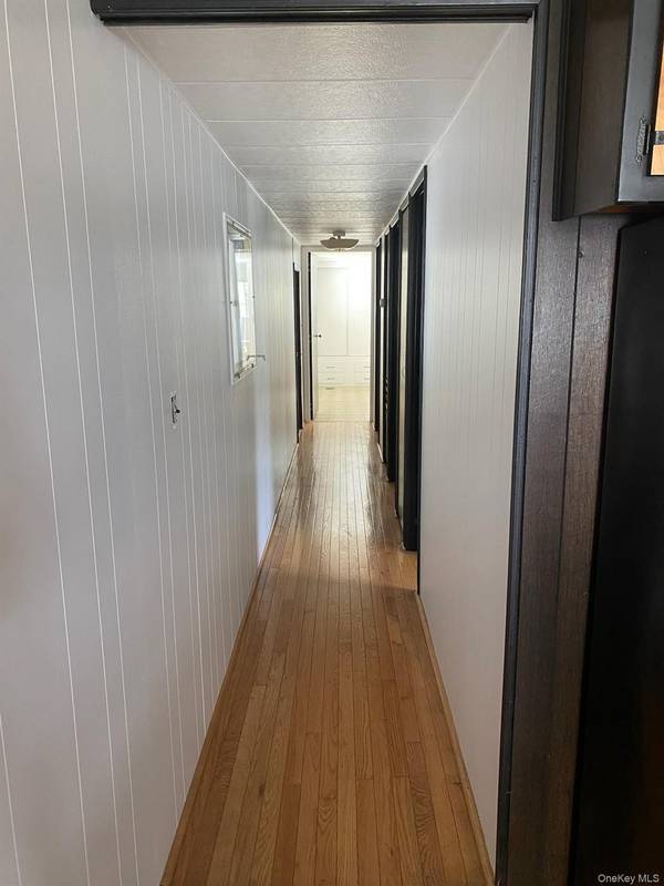 1661 Old Country RD #308, Riverhead, NY 11901