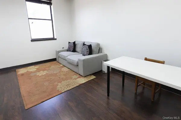249-02 Jericho Turnpike #202, Floral Park, NY 11001