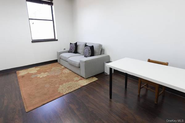 249-02 Jericho Turnpike #202, Floral Park, NY 11001