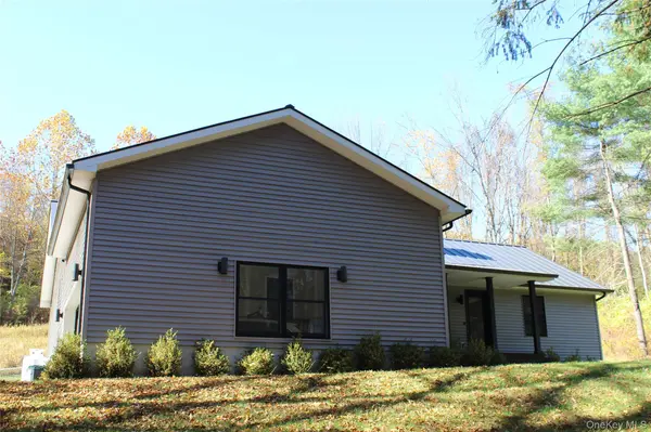 3 Spruce HL, Amenia, NY 12501