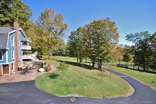 575 Roosa Gap RD, Bloomingburg, NY 12721