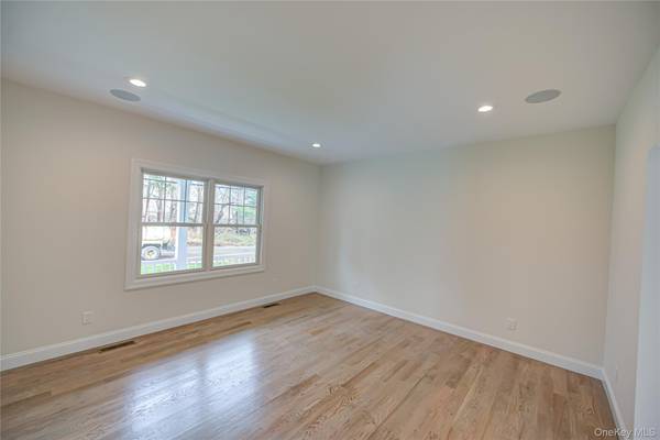 176 Southern BLVD, Nesconset, NY 11767