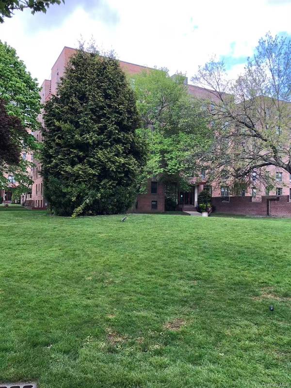 150-25 72 nd RD #1L, Kew Garden Hills, NY 11367