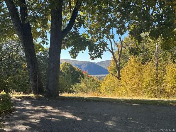 376 Lane Gate RD, Cold Spring, NY 10516