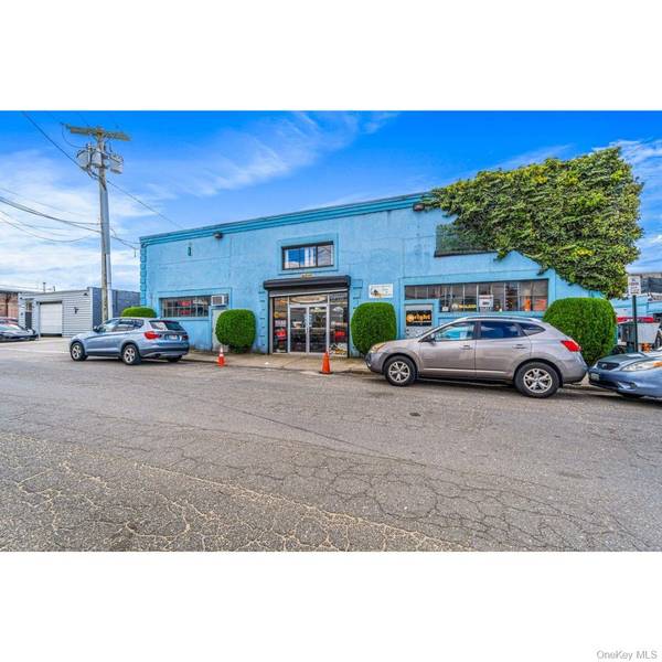 75 Windsor AVE, Mineola, NY 11501