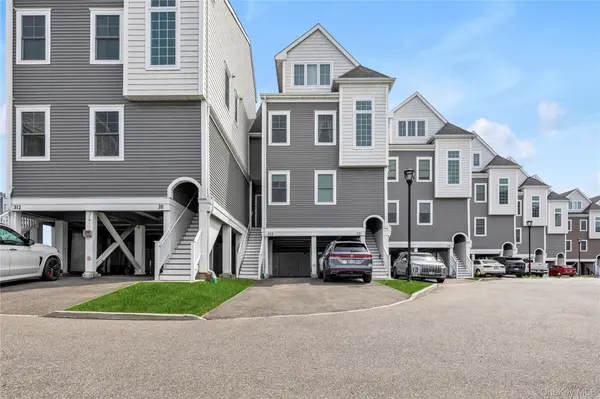 322 Marina Point, East Rockaway, NY 11518