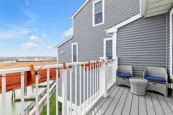 322 Marina Point, East Rockaway, NY 11518