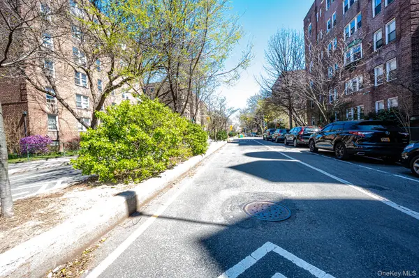 86-10 34 AVE #114, Jackson Heights, NY 11372