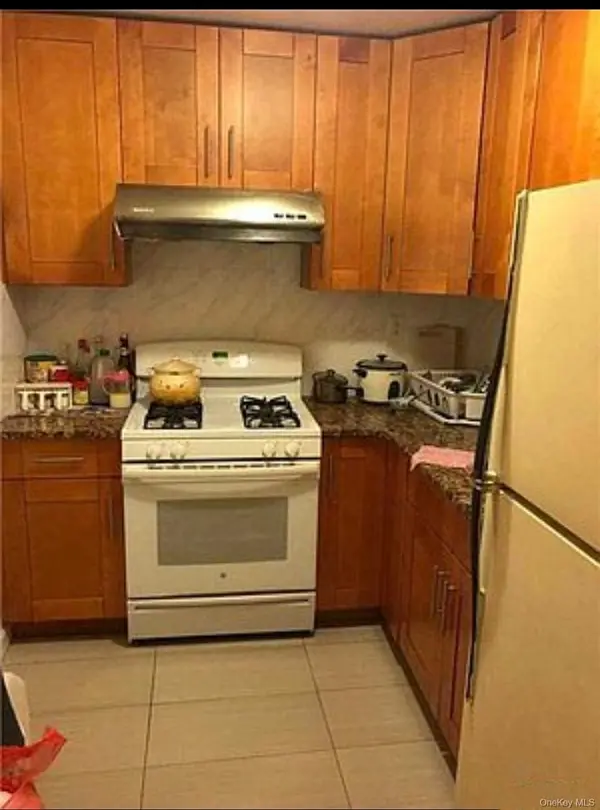 132-35 Sanford AVE #LD, Flushing, NY 11355