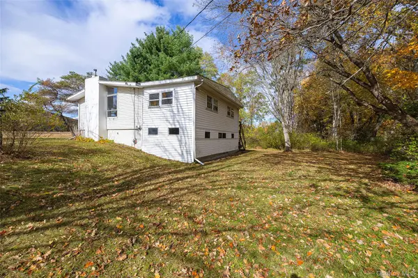 82 Lake RD, Pine Plains, NY 12567