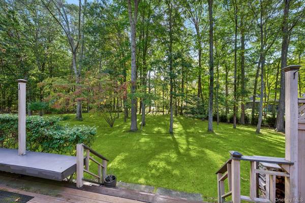 4 Ivy PL, Shelter Island, NY 11964