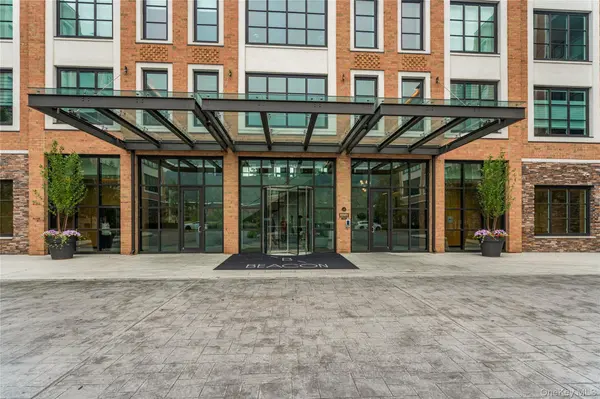 100 Garvies Point RD #1309, Glen Cove, NY 11542
