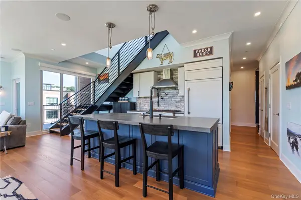 100 Garvies Point RD #1309, Glen Cove, NY 11542
