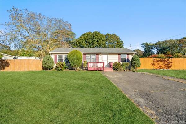 501 Scherger AVE, East Patchogue, NY 11772