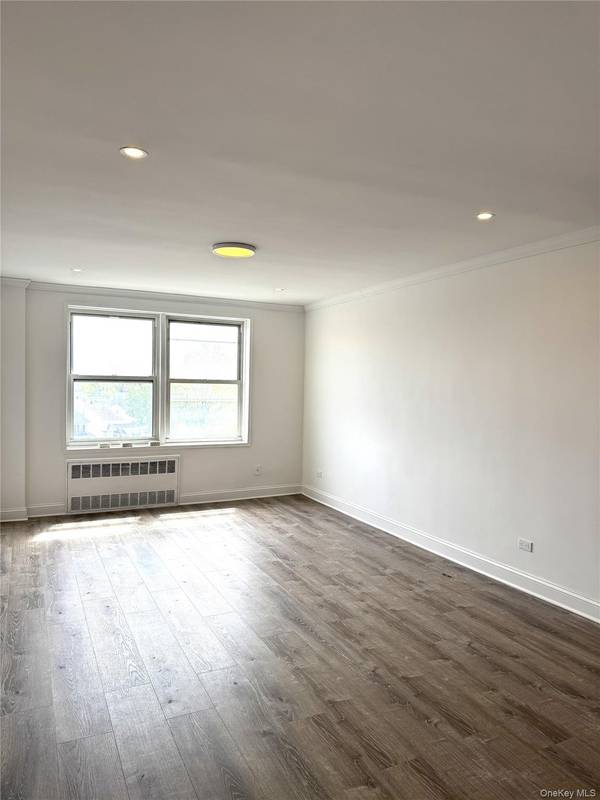 222-89 Braddock Ave #5A, Bellerose, NY 11428