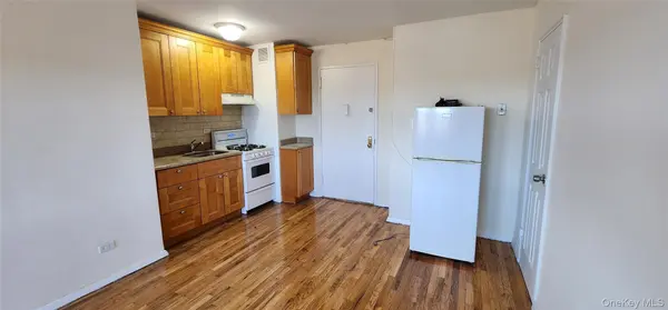 222-89 Braddock Ave #6-D, Bellerose, NY 11428
