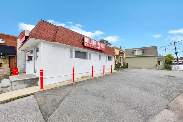 51 N Broadway, Hicksville, NY 11801