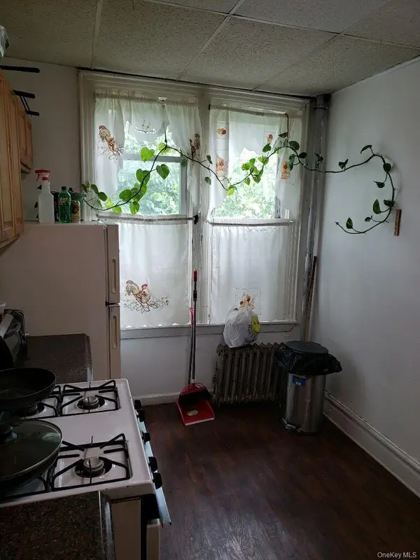 282 Reservoir PL, Bronx, NY 10467