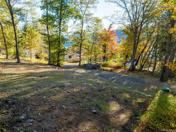 154 Brook TRL, Greenwood Lake, NY 10925