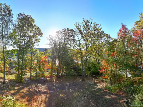 154 Brook TRL, Greenwood Lake, NY 10925