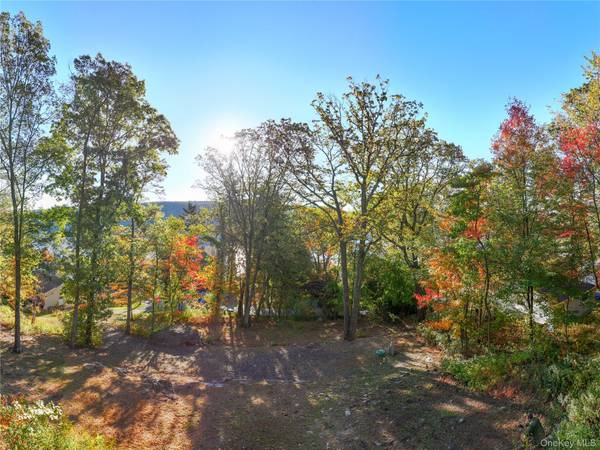154 Brook TRL, Greenwood Lake, NY 10925