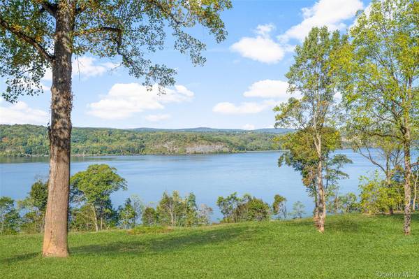 660 Wheeler Hill RD, Hughsonville, NY 12590