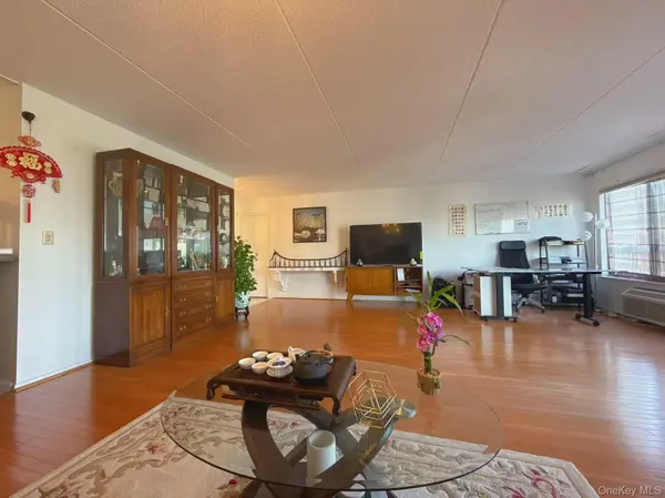 100 High Point DR #501, Hartsdale, NY 10530