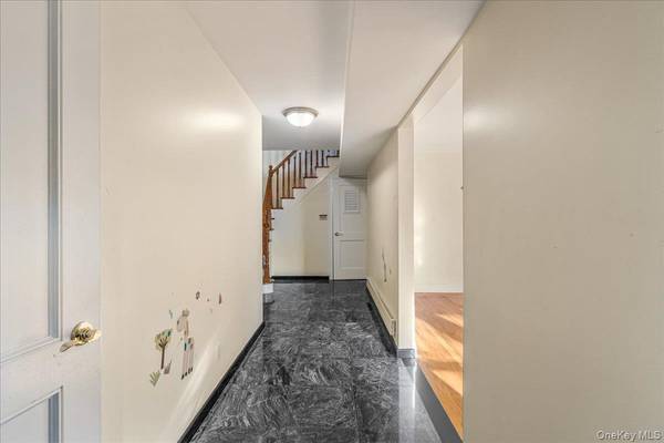 57-81 228 ST, Flushing, NY 11364