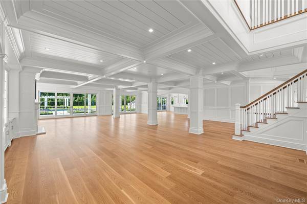 5 Michaels WAY, Westhampton Beach, NY 11978
