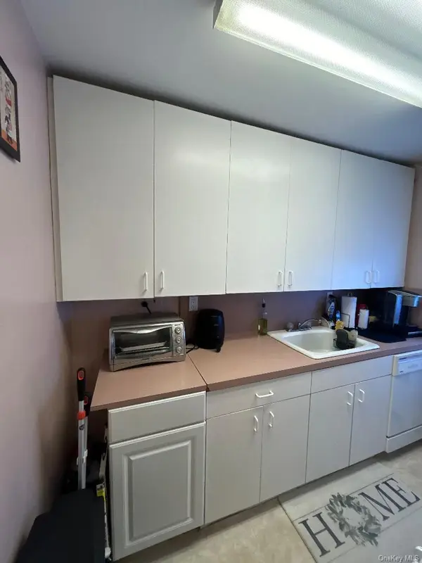17-84 166 #4-162, Whitestone, NY 11357