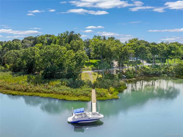 12 Fish Cove RD, Southampton, NY 11968