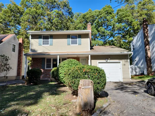 61 Pleasant ST, Huntington, NY 11743