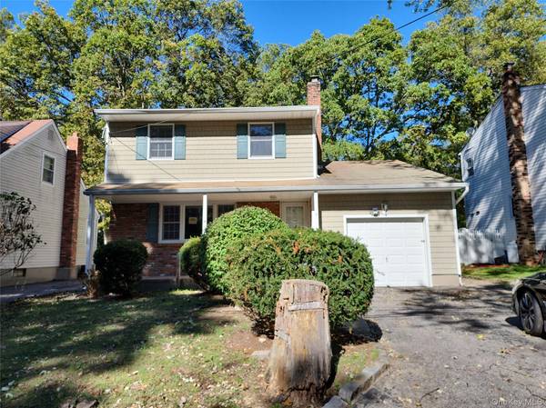 61 Pleasant ST, Huntington, NY 11743