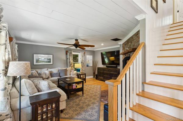 105 Ole Jule LN, Mattituck, NY 11952