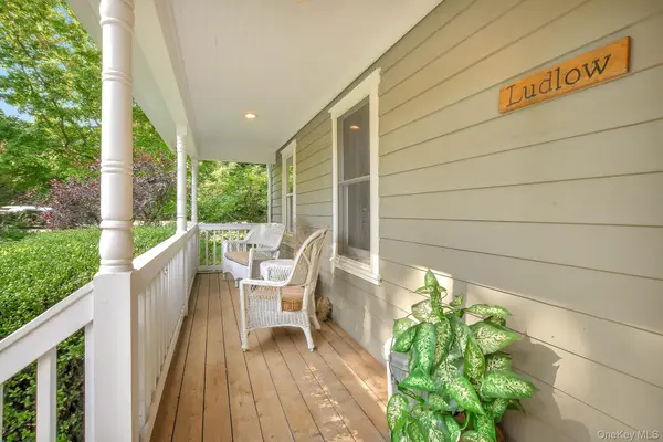 105 Ole Jule LN, Mattituck, NY 11952