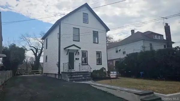 24 Columbia ST, Huntington Station, NY 11746