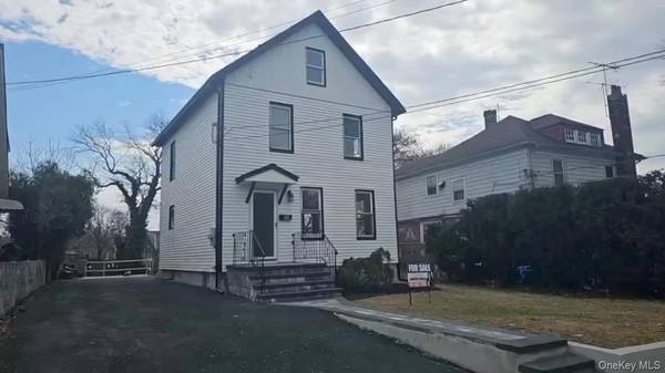 24 Columbia ST, Huntington Station, NY 11746