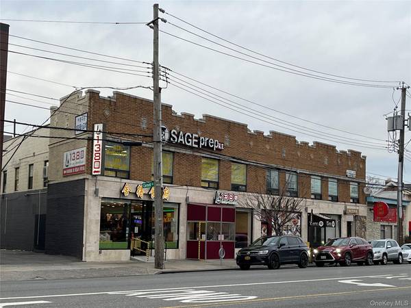 251-11 Northern Blvd #2E, Little Neck, NY 11362
