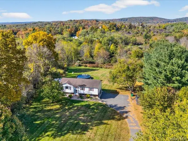 50 Cunningham LN, Poughquag, NY 12570