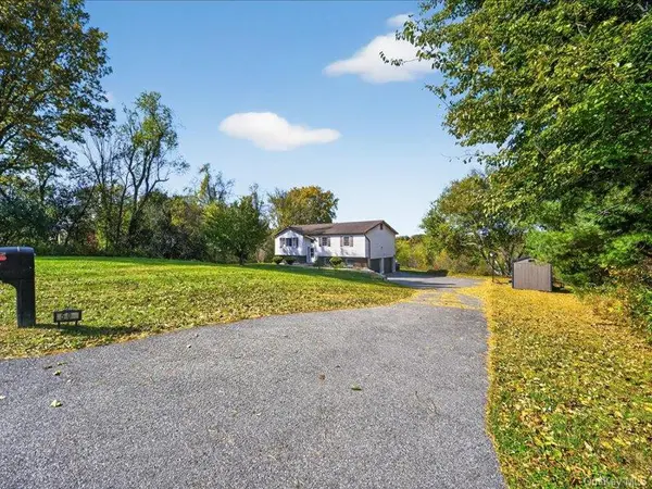 50 Cunningham LN, Poughquag, NY 12570