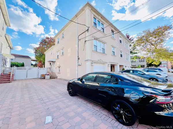 208-18 15th RD, Bayside, NY 11360