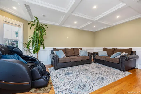 2758 Harvard PL, Baldwin, NY 11510