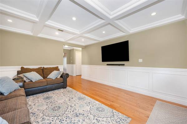 2758 Harvard PL, Baldwin, NY 11510