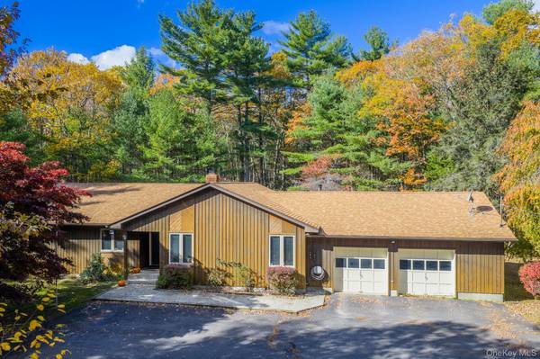 44 Florio Earl RD, Wurtsboro, NY 12790