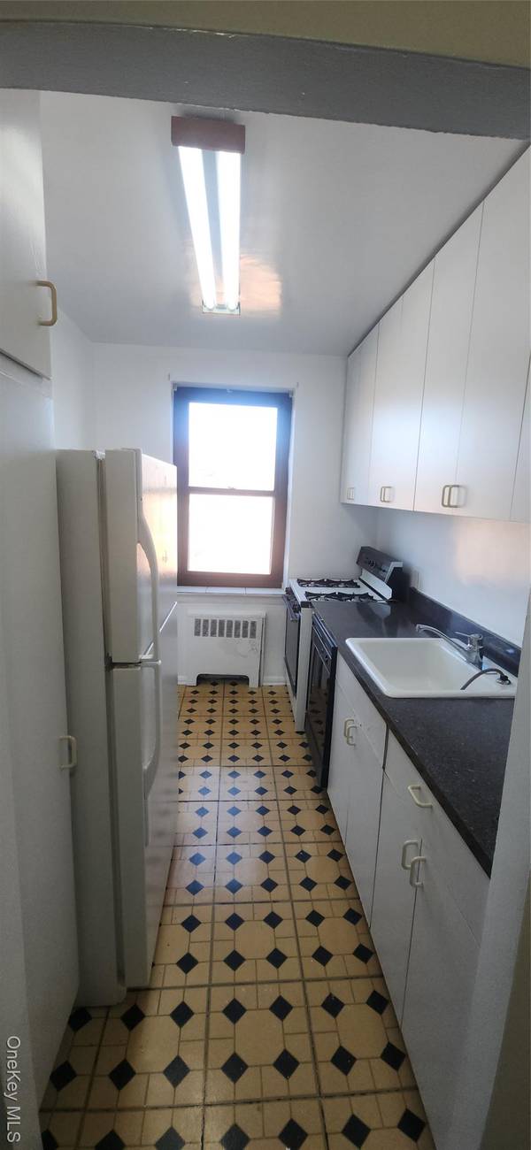 90-09 Northern BLVD #605, Jackson Heights, NY 11372