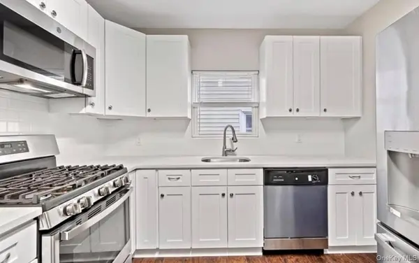 418 S 7th AVE, Mount Vernon, NY 10550