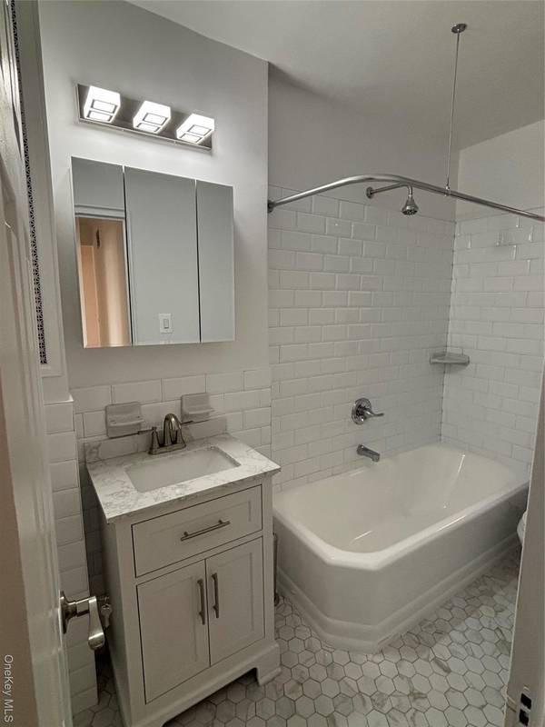 2962 Decatur AVE #4B, Bronx, NY 10458